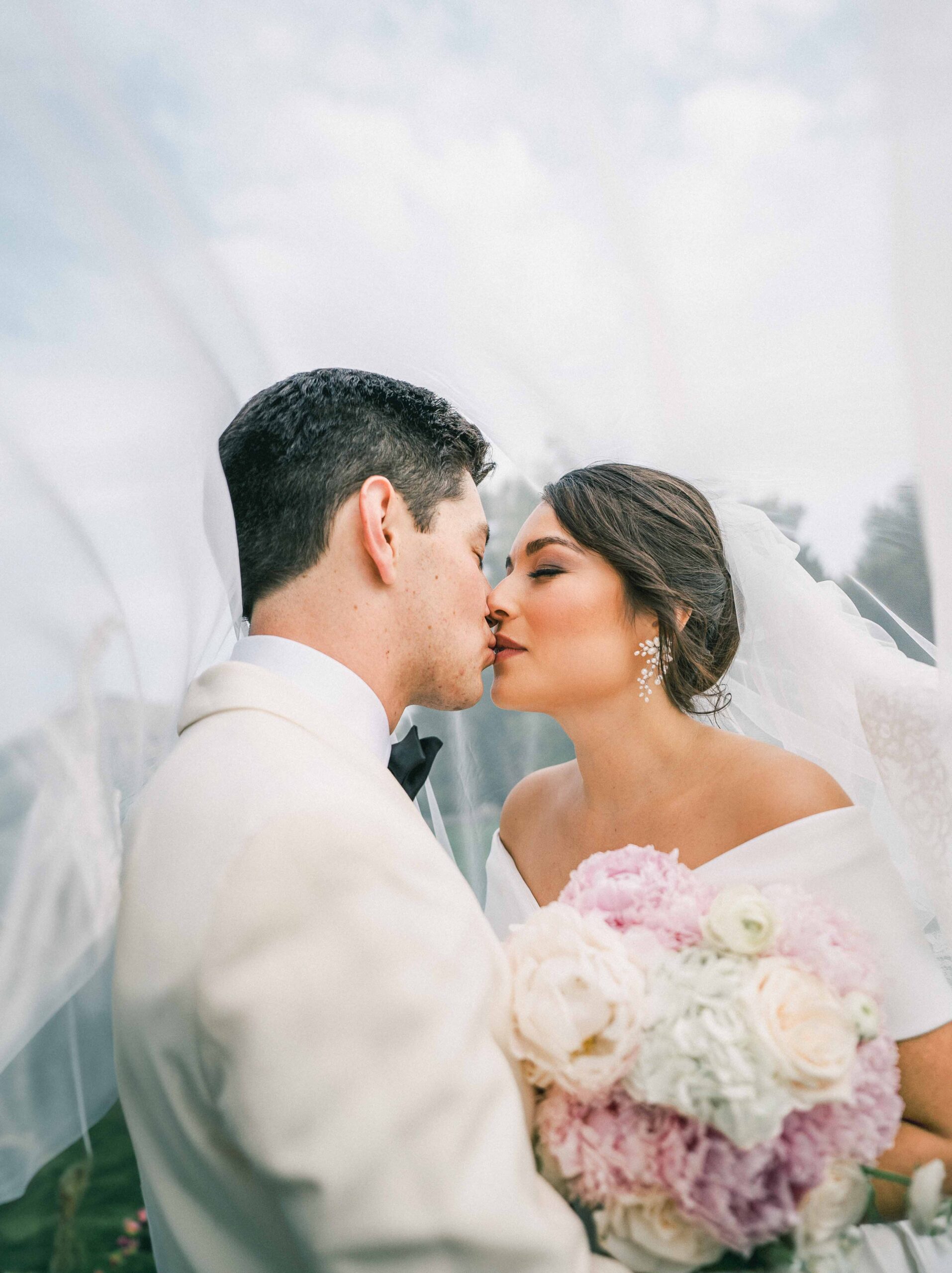 wedding portrait at the army navy club wedding